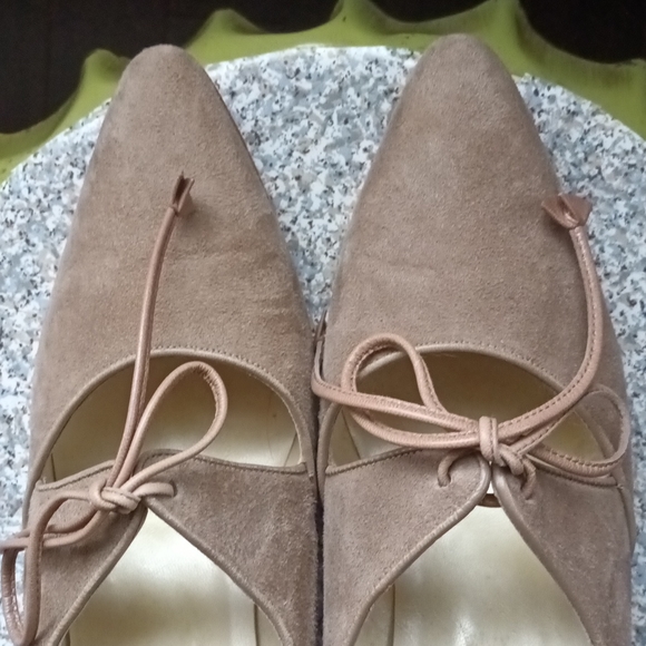 Kenneth Cole suede Mary Janes - Picture 3 of 9